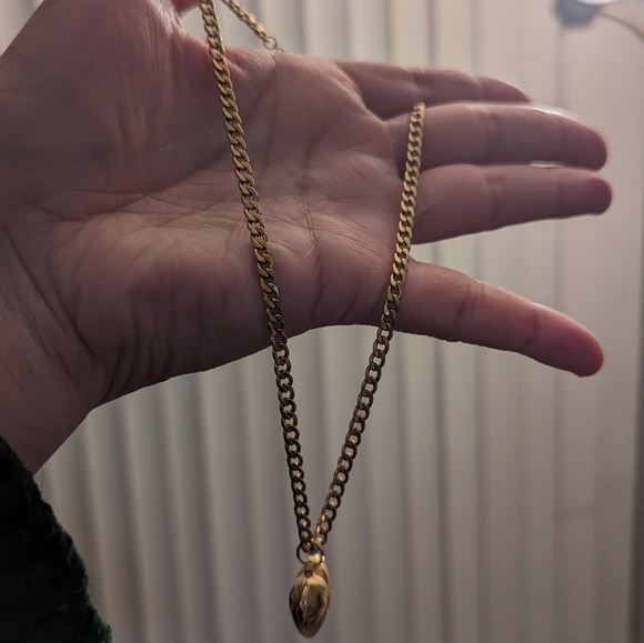 Louis Vuitton Authentic Gold Heart Choker necklace - Picture 5 of 10